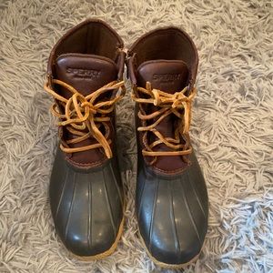 Sperry duck boots women’s 8